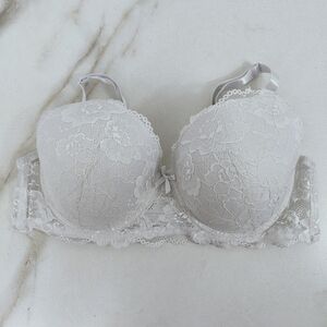 Dreamwear B Luxe Light Gray Lace Lightly Lined Molded Cups Longline Bra, 38C